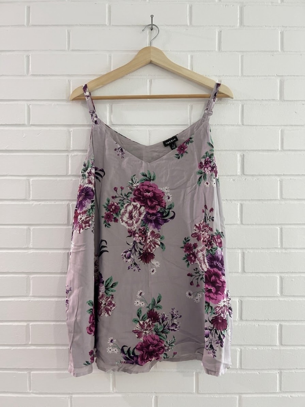 Torrid NWT Sophie Swing Cami Grey Floral Chiffon Cami Tank Size 1 (1X / 14-16)